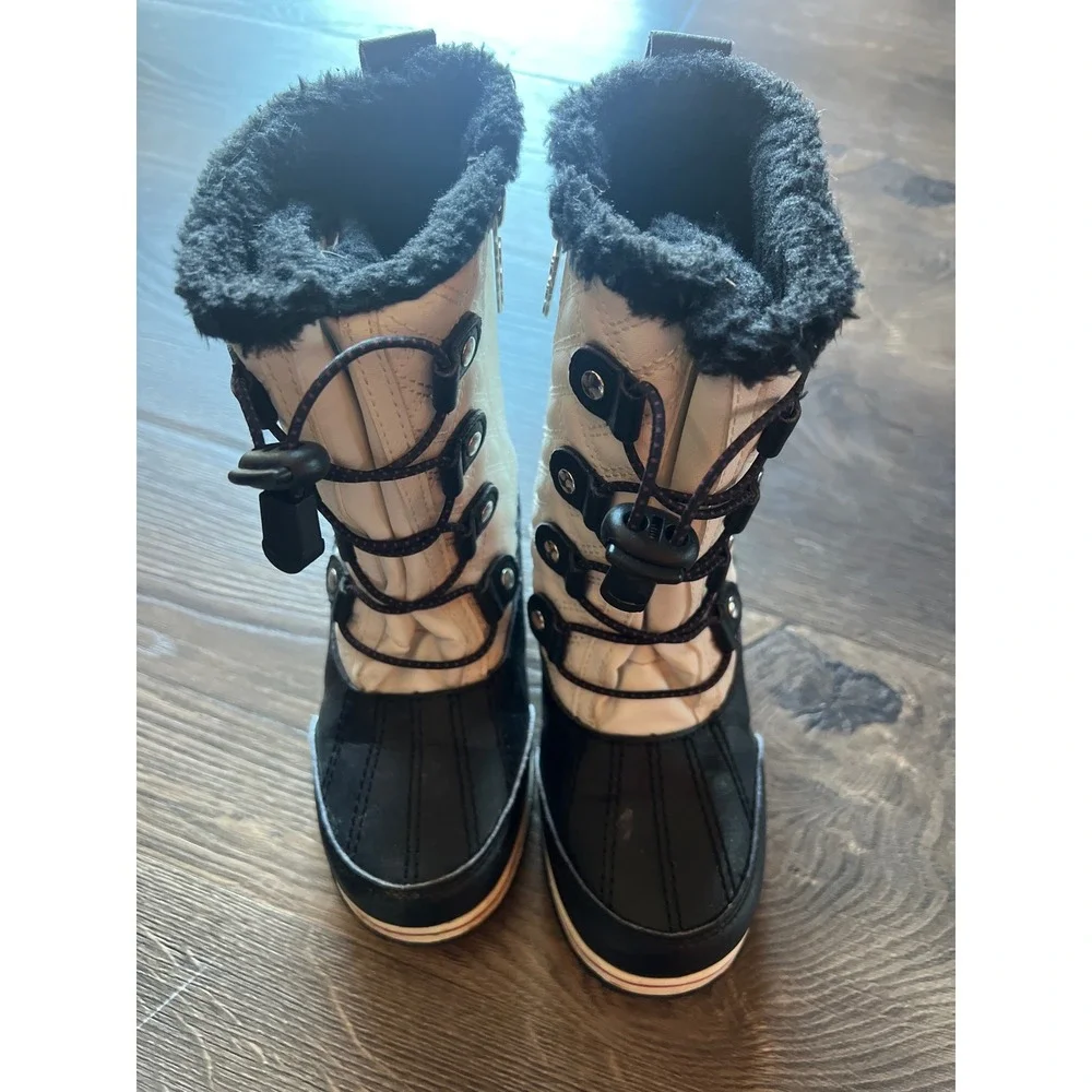 Totes Makenzie Girls Winter Boots White Black Quilted‎ Faux Fur Size 1 Med